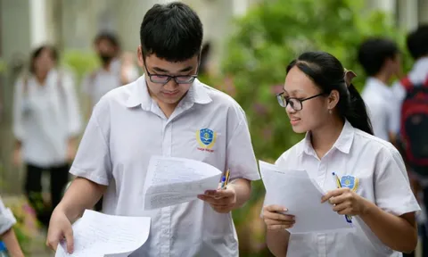 Khai tử tổ hợp C00 muộn, thí sinh 'khóc ròng', có vi phạm quy chế?