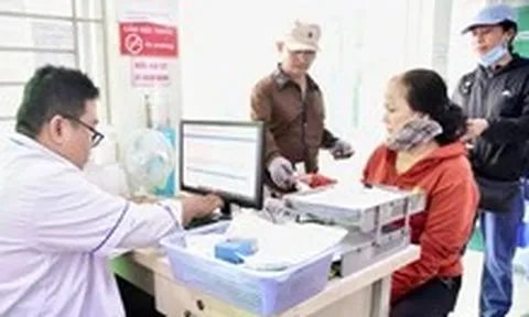 Trạm y tế thành 'bệnh viện mini', có nên không?