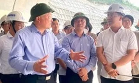 Phó thủ tướng Nguyễn Hòa Bình kiểm tra cao tốc Quy Nhơn - Chí Thạnh