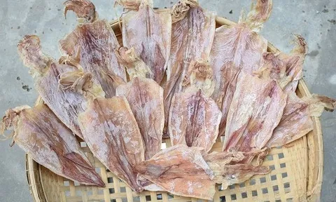 Đã chuyển khoản 110 triệu đồng mua 100kg mực nhưng người bán không cho nhận hàng, người đàn ông Hà Nội báo công an