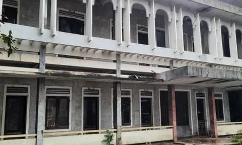 Trụ sở dôi dư sau sáp nhập: Khó chuyển đổi công năng, nên bán thu ngân sách