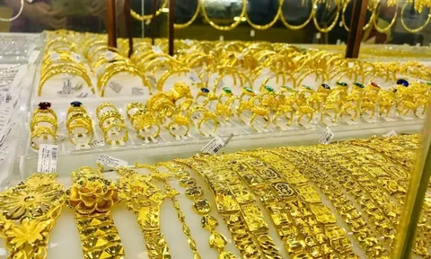 Sáng 10/6: Giá vàng thế giới giảm, vàng trong nước tiếp tục “bất động”