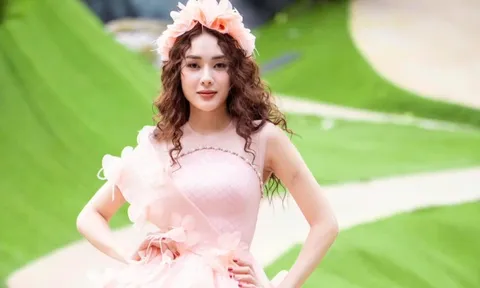 Á hậu Hồng Hạnh ngọt ngào như nàng công chúa