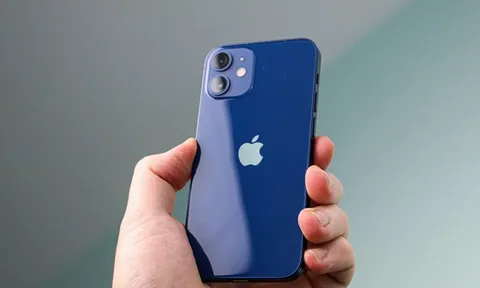 Giá mẫu iPhone này đang "chạm đáy": Đập hộp chưa đến 10 triệu đồng, nhiều lựa chọn hấp dẫn