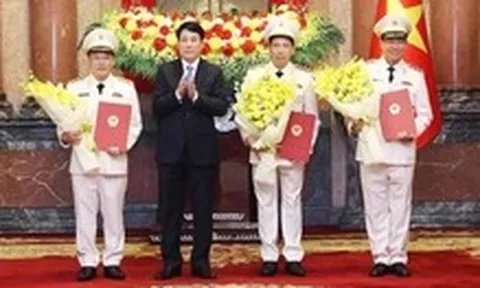 Chủ tịch nước thăng cấp bậc hàm thượng tướng cho 3 thứ trưởng Bộ Công an