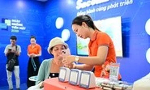 Loa thông báo tiền của Sacombank thu hút tiểu thương tại lễ hội Ting Ting Day 2025