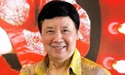 Vợ nghệ sĩ Bảo Quốc đăng ảnh chồng nhân Ngày của cha, nhắn nhủ hài hước tới các con