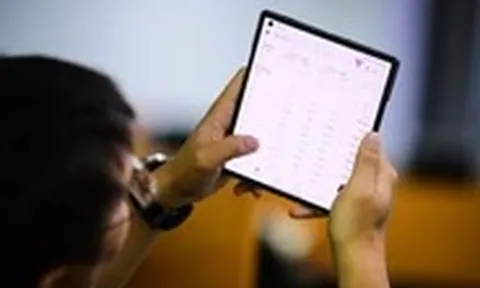 Cổ phiếu dầu khí nổi sóng, chứng khoán Việt Nam bất ngờ tăng rất mạnh