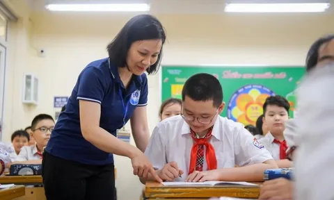Lương nhà giáo được xếp cao nhất, không cấm dạy thêm học thêm
