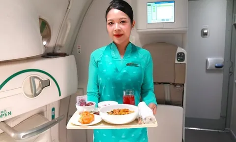Vietnam Airlines đưa mận hậu Sơn La lên thực đơn trên không