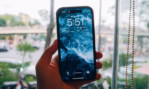 Tại sao bạn không nên cài đặt iOS 26 lúc này?