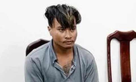 Chạy xe máy đi nhậu về va chạm với chó, ra tay chém chết chủ nuôi