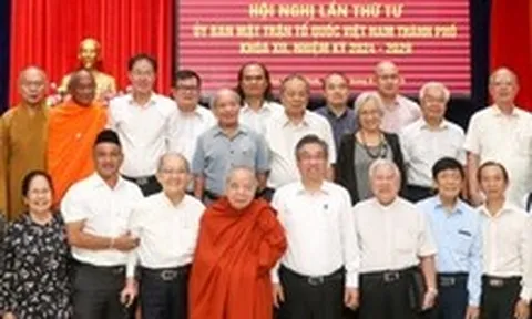 Công bố quyết định kết thúc và thành lập Ủy ban Mặt trận Tổ quốc Việt Nam TP.HCM