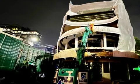 Hà Nội phá dỡ tòa nhà 'Hàm cá mập' trong 20 ngày