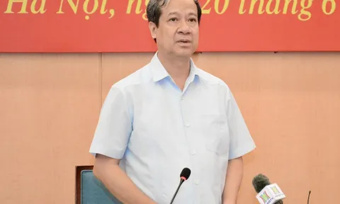 Thi tốt nghiệp THPT 2025: Bộ trưởng Nguyễn Kim Sơn yêu cầu ứng phó với tình huống mới