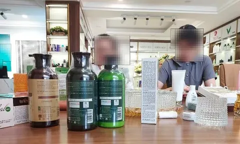 Vào 'lò' gia công mỹ phẩm