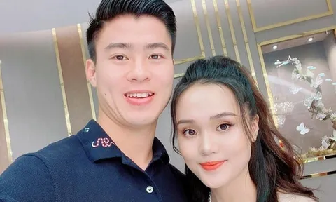 Trung vệ Đỗ Duy Mạnh cùng vợ "chốt đơn" tài sản đắt đỏ bậc nhất ngay mặt phố cổ