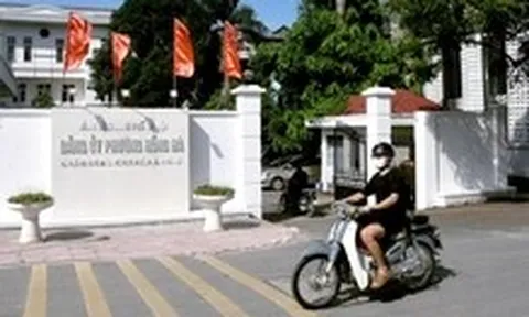 Các phường ở Hà Nội gắn biển tên, tân trang trụ sở để chuẩn bị về 'nhà' mới