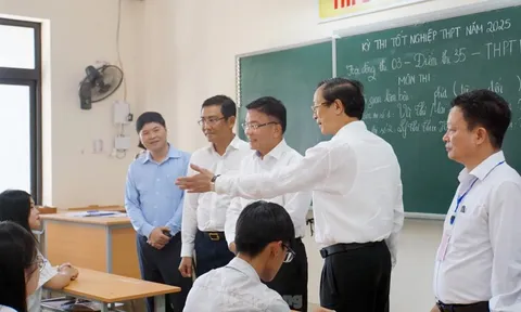 Phó Thủ tướng Lê Thành Long dặn dò học sinh Hải Phòng trước ngày thi tốt nghiệp