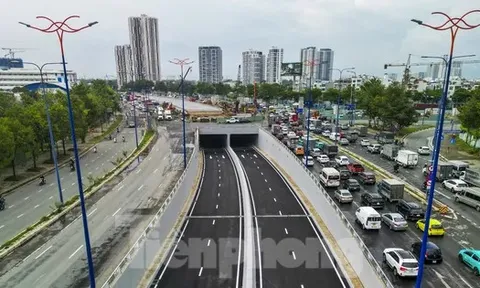 Cận cảnh hầm chui ở nút giao lớn nhất TPHCM trước ngày thông xe