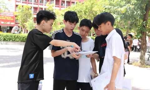 Hỏng xe giữa đường, thí sinh 'quẹo vào' điểm thi gần nhất và cái kết bất ngờ