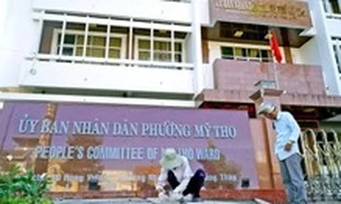 Gấp rút lắp bảng tên phường, xã tỉnh Đồng Tháp mới