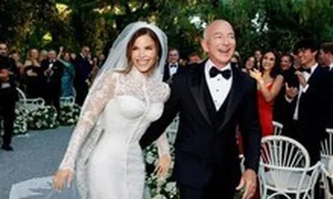 Đám cưới của tỉ phú Jeff Bezos đầy xa hoa, người dân Venice phẫn nộ biểu tình