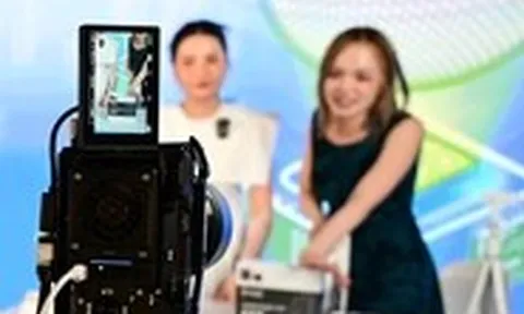 Bán hàng qua livestream: Chốt đơn từ bó rau vài ngàn đến siêu xe tiền tỉ