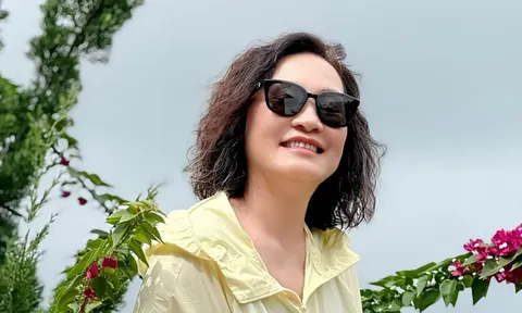 Nghệ sĩ Hồng Đào hội ngộ "người thương đời đầu"