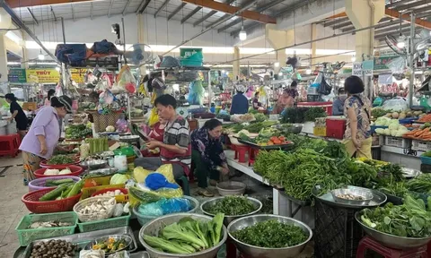 Nỗi lo của bà nội trợ ở TPHCM