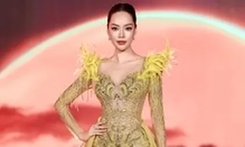 Nhà thiết kế của những hoa hậu tấn công thị trường thời trang Trung Quốc