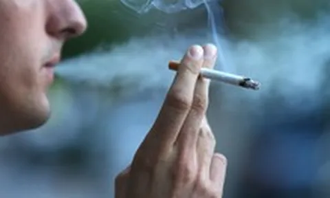 Hút thuốc trong phòng khách sạn: cảnh báo cháy nệm hay chuyện bé xé ra to?