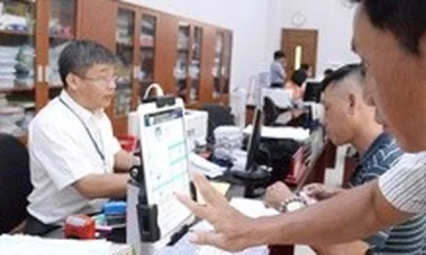 Điều kiện để người hoạt động không chuyên trách cấp xã được tiếp nhận vào công chức