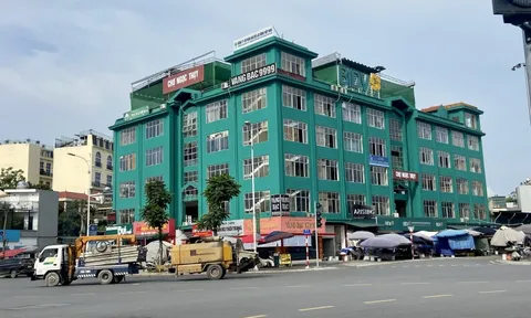 Hà Nội: Lãng phí khu chợ khang trang 5 tầng nhưng 4 tầng để không