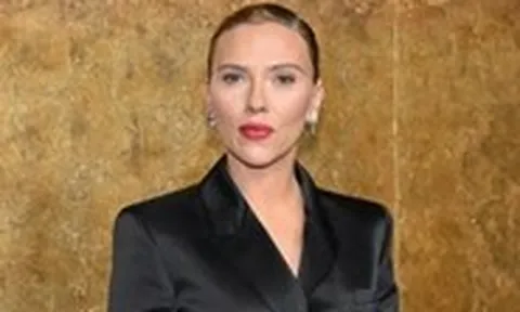 Scarlett Johansson là diễn viên có doanh thu phòng vé toàn cầu cao nhất lịch sử