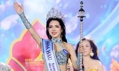 Hoa hậu Doanh nhân Hòa bình 2025 chung kết 20 thí sinh, trao 20 giải