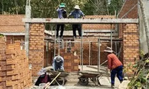 Tranh luận nên bỏ hay giữ thủ tục hoàn công