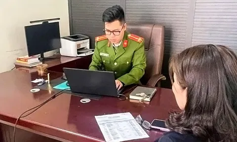 Người phụ nữ Hà Nội nạp vào tài khoản 153 triệu đồng nhưng chỉ rút được 2,5 triệu, nạp tiếp 300 triệu thì sập hệ thống
