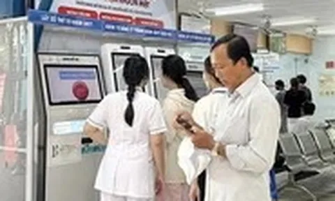 Bảo hiểm trả tiền khám dịch vụ, còn vướng gì?