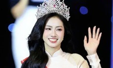 Hoa hậu Việt Nam Hà Trúc Linh thèm canh chua mẹ nấu, biết ơn gia đình vì luôn kề bên