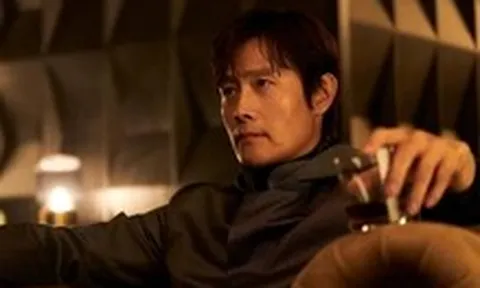 Lee Byung Hun bị con trai trách móc vì quá ác trong Squid game