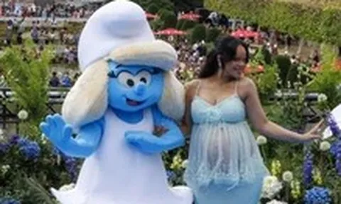 Tí cô nương của Xì Trum từ Lucille Bliss đến Katy Perry, Rihanna