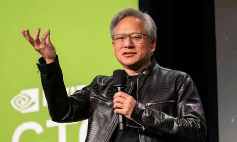‘Nhà buôn vũ khí’ AI đầu tiên đạt vốn hóa 4.000 tỷ USD: Kỳ tích vĩ đại của Jensen Huang đưa Nvidia trở thành trụ cột quyền lực mới ở thung lũng Silicon
