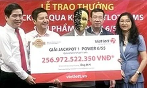 Tối nay, một khách hàng Vietlott đã trúng số tiền kỷ lục: hơn 344,9 tỉ đồng