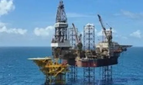 Mỏ Kình Ngư Trắng chính thức đón dòng dầu thương mại đầu tiên