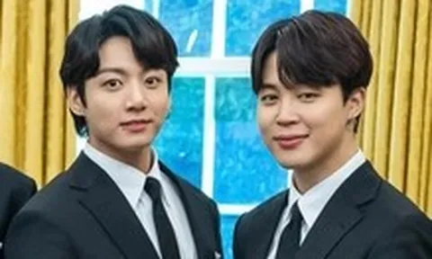 Jimin BTS kể chuyện Jungkook được một chủ quán ở Đà Nẵng nựng má