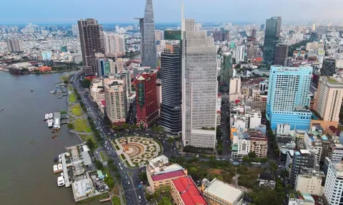 Thị trường bất động sản TP HCM: Thiếu nguồn cung, giá neo cao, mất cân bằng phân khúc