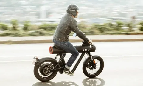 Xe máy điện 'ngư lôi' giá tương đương 155 triệu đồng