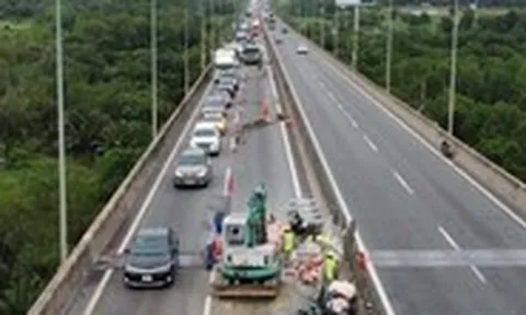 Ùn ứ liên hoàn do chặn cao tốc TP.HCM - Long Thành - Dầu Giây, đóng đường ĐT 743
