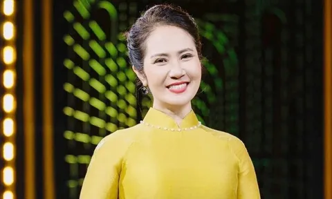 NSƯT Nguyệt Hằng: Lên chức bà ngoại ở tuổi 52, vẫn được chồng cưng chiều hết nấc
